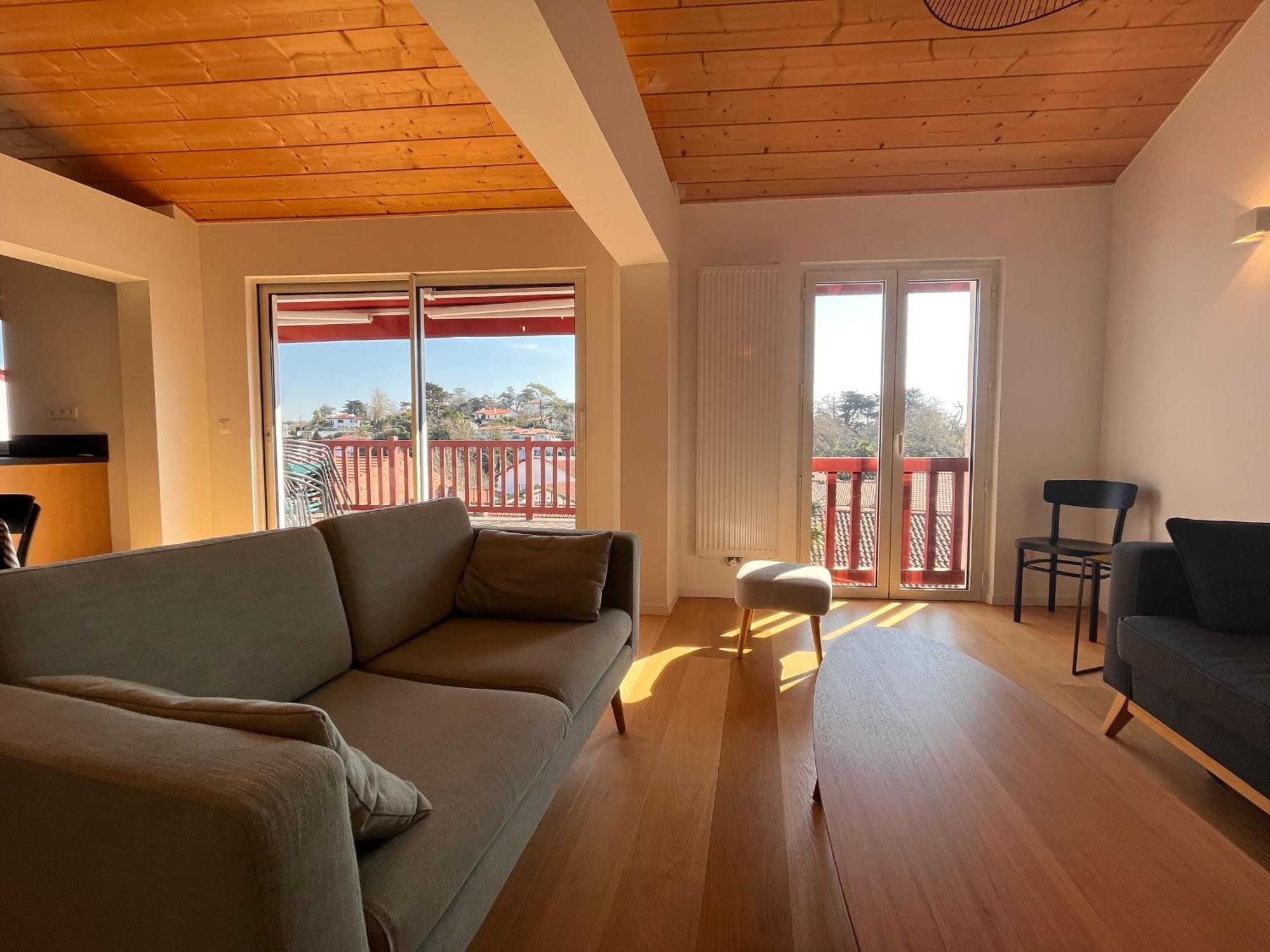 Hébergement de vacances Maison Moderne A 400m De La Avec Terrasses Et Equipements Complets A St-jean-de-luz - Fr-1-239-878