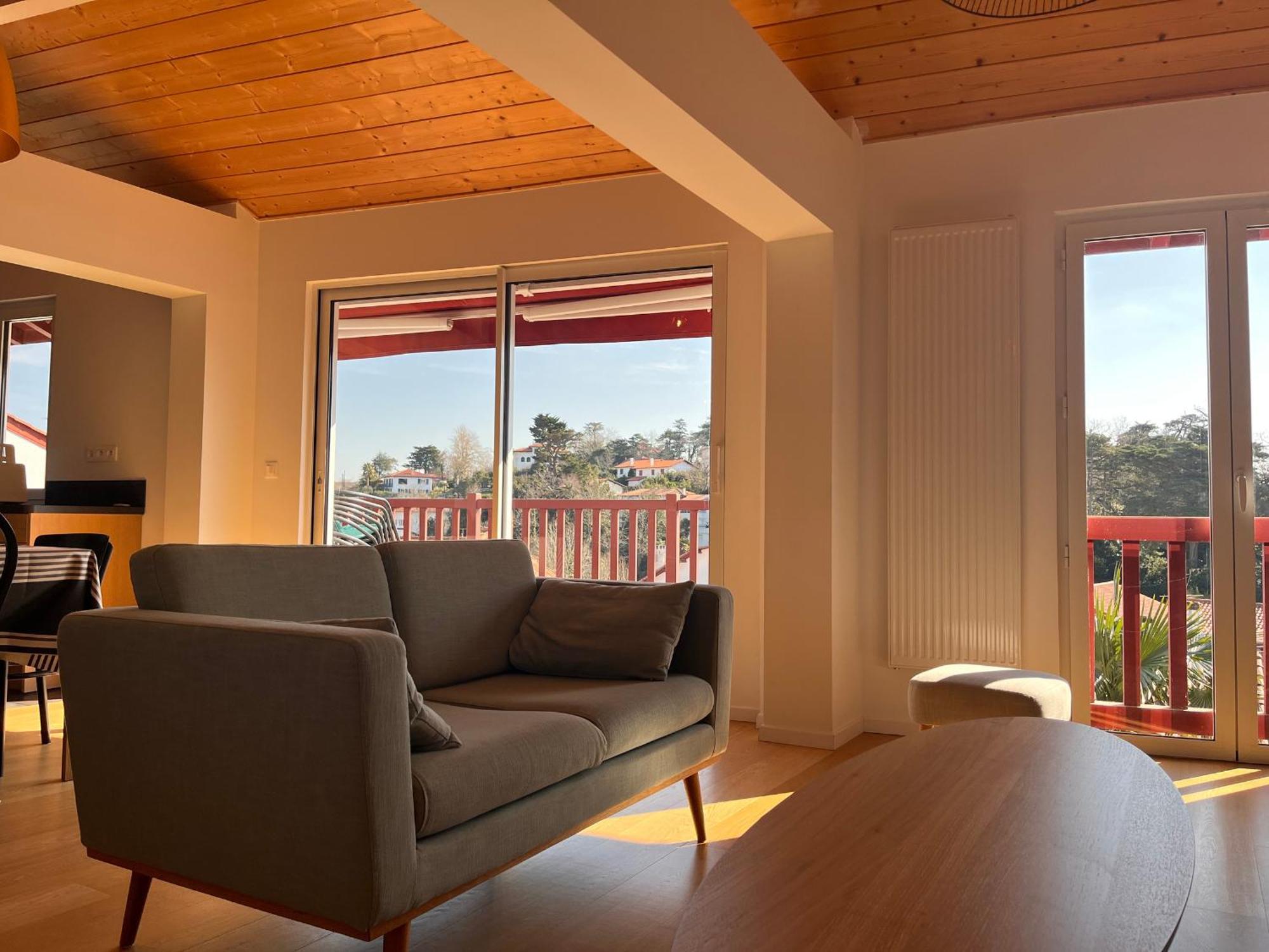 Hébergement de vacances Maison Moderne A 400m De La Avec Terrasses Et Equipements Complets A St-jean-de-luz - Fr-1-239-878 Saint-Jean-de-Luz